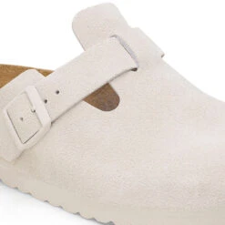 'Birkenstock' Women's Boston Soft Footbed Clog - Antique White 8 'Birkenstock' Women's Boston Soft Footbed Clog - Antique White -Travs Outfitter Store 1027667 detail 1