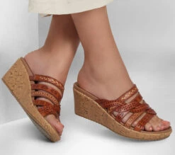 'Skechers' Women's Beverlee-New Resort - Luggage -Travs Outfitter Store 119580 LUG B