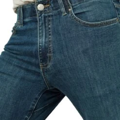 'Lee' Men's Extreme Motion Regular Fit Straight Leg - Cromwell -Travs Outfitter Store 2016052 BD03 SWBD PRD