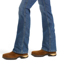 Front Page -Travs Outfitter Store F20 WMS WORK 10032461 detail02