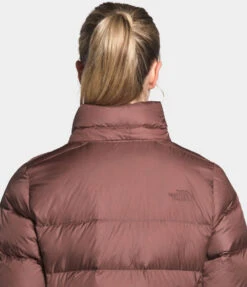 'The North Face' Women's Metropolis III - Marron Purple 8 'The North Face' Women's Metropolis III - Marron Purple -Travs Outfitter Store NF0A3XE3 Q32 modelhood3