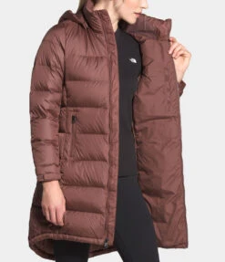 'The North Face' Women's Metropolis III - Marron Purple 7 'The North Face' Women's Metropolis III - Marron Purple -Travs Outfitter Store NF0A3XE3 Q32 modelint