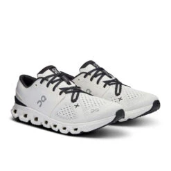 'On Running' Women's Cloud X 4 - Ivory / Black -Travs Outfitter Store shoes